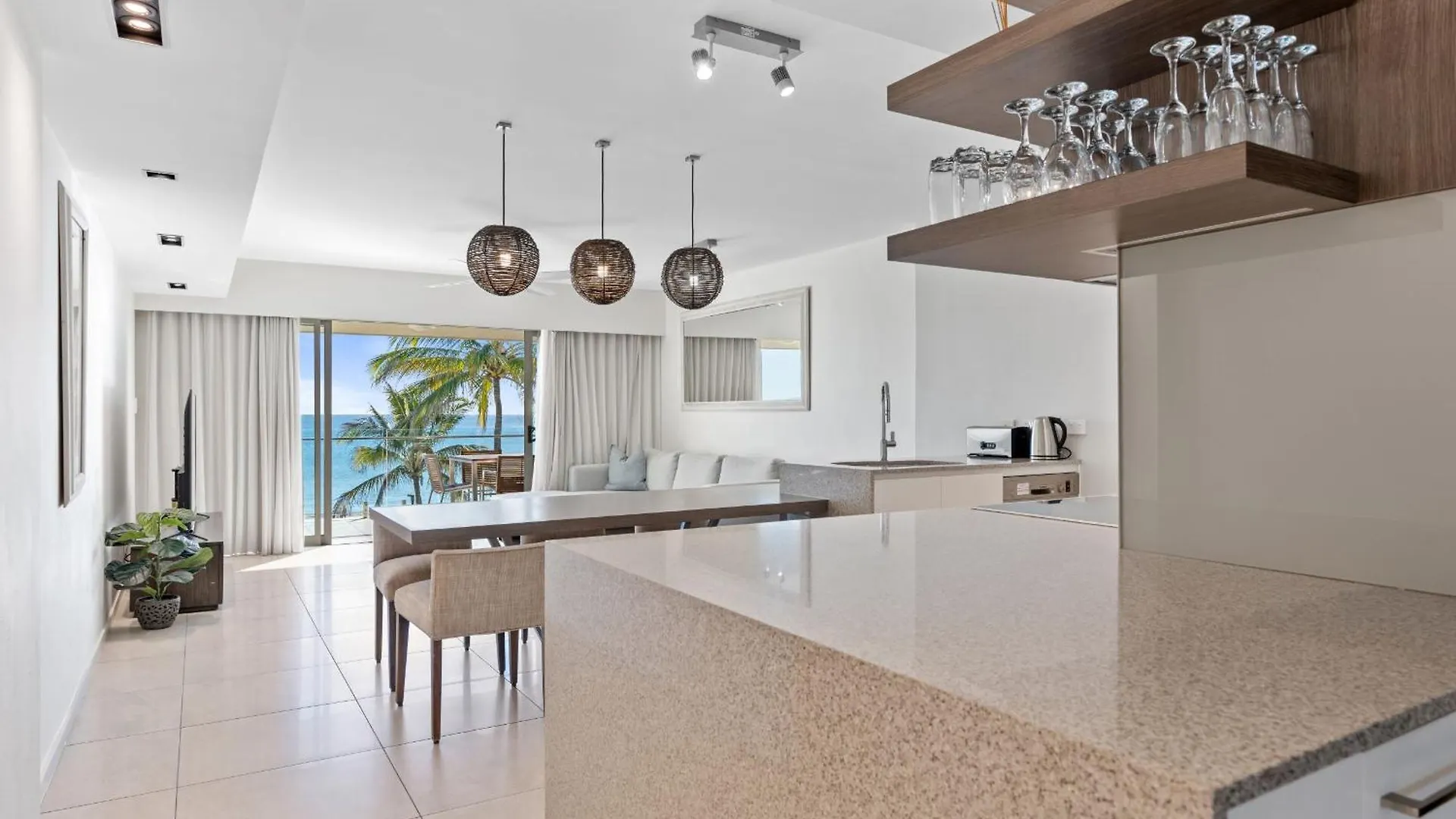 Hotel Fairshore Noosa Heads
